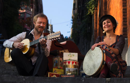 Nisia, chansons et musiques inspirées par la tradition du sud de l'Italie